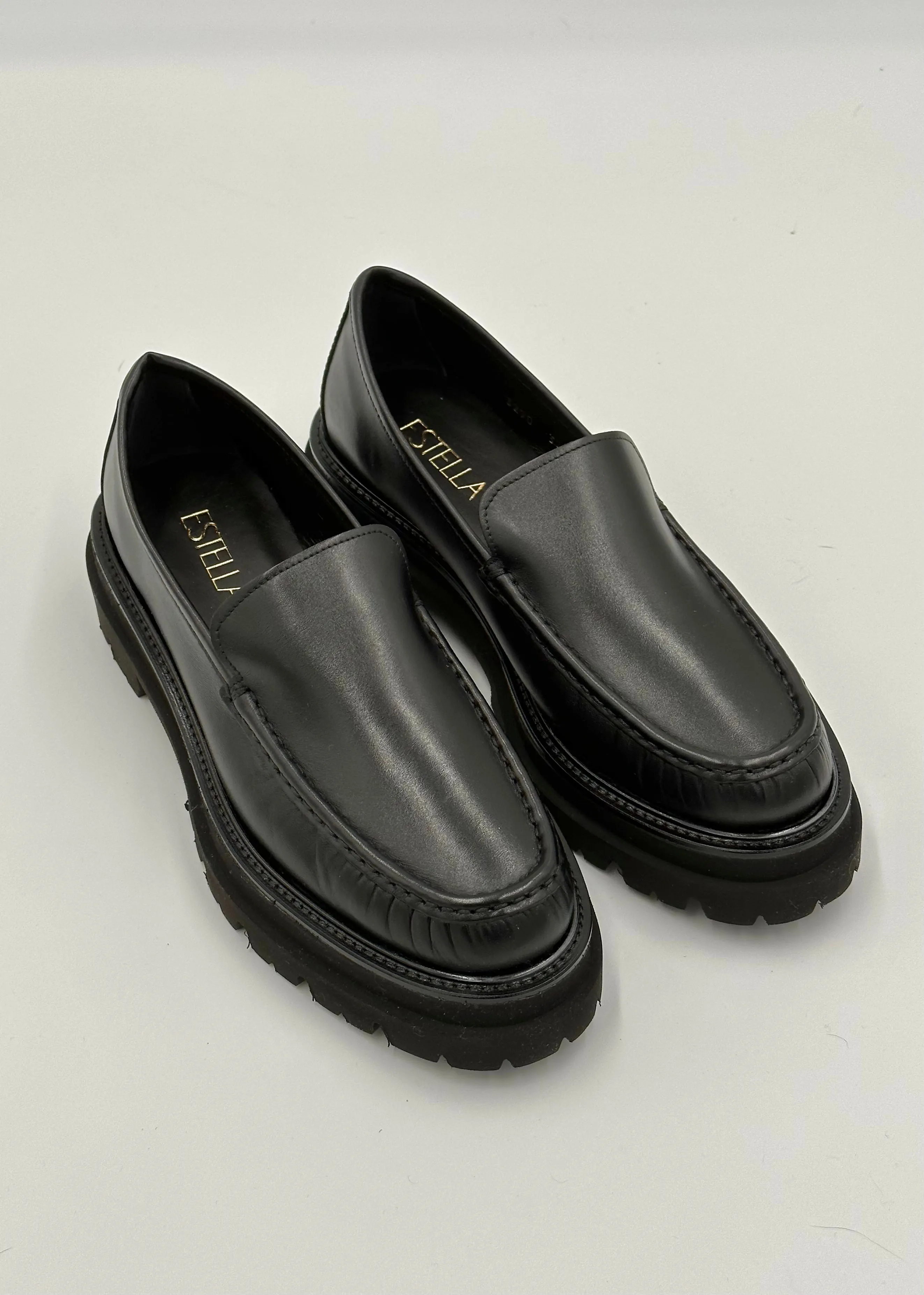 Johanna Chunky Loafer in Black Leather