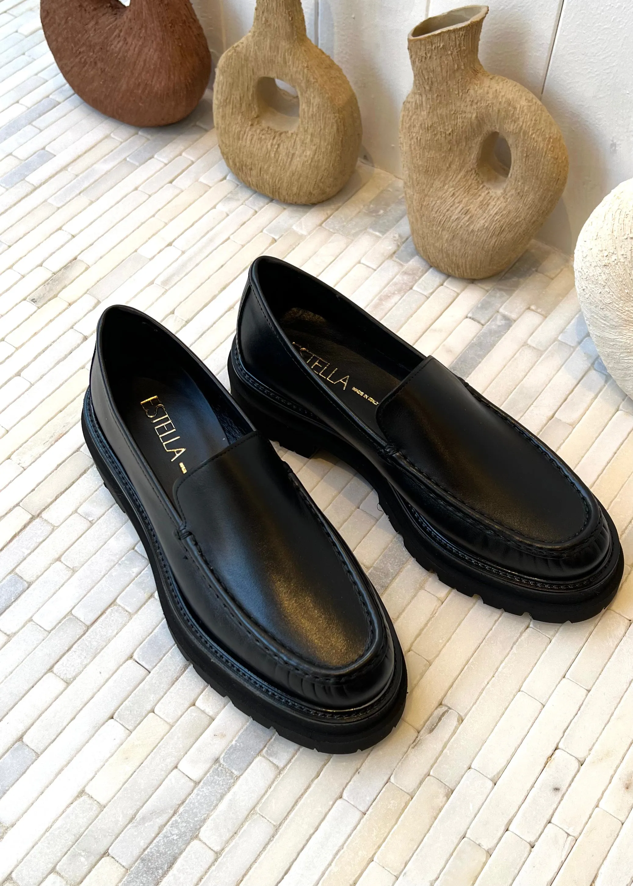 Johanna Chunky Loafer in Black Leather