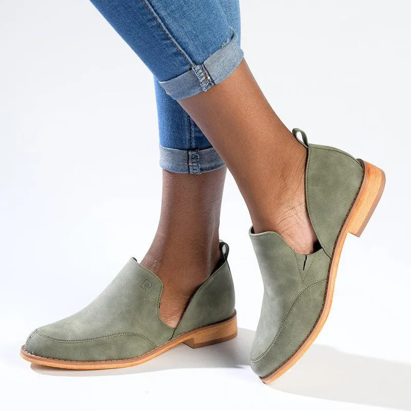 Pierre Cardin Slip On Boot With Cut Out Detail - Olive
