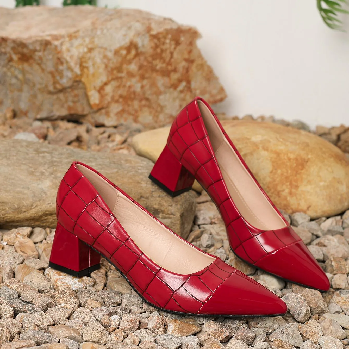 Tillbuy Solid Color Block Pumps