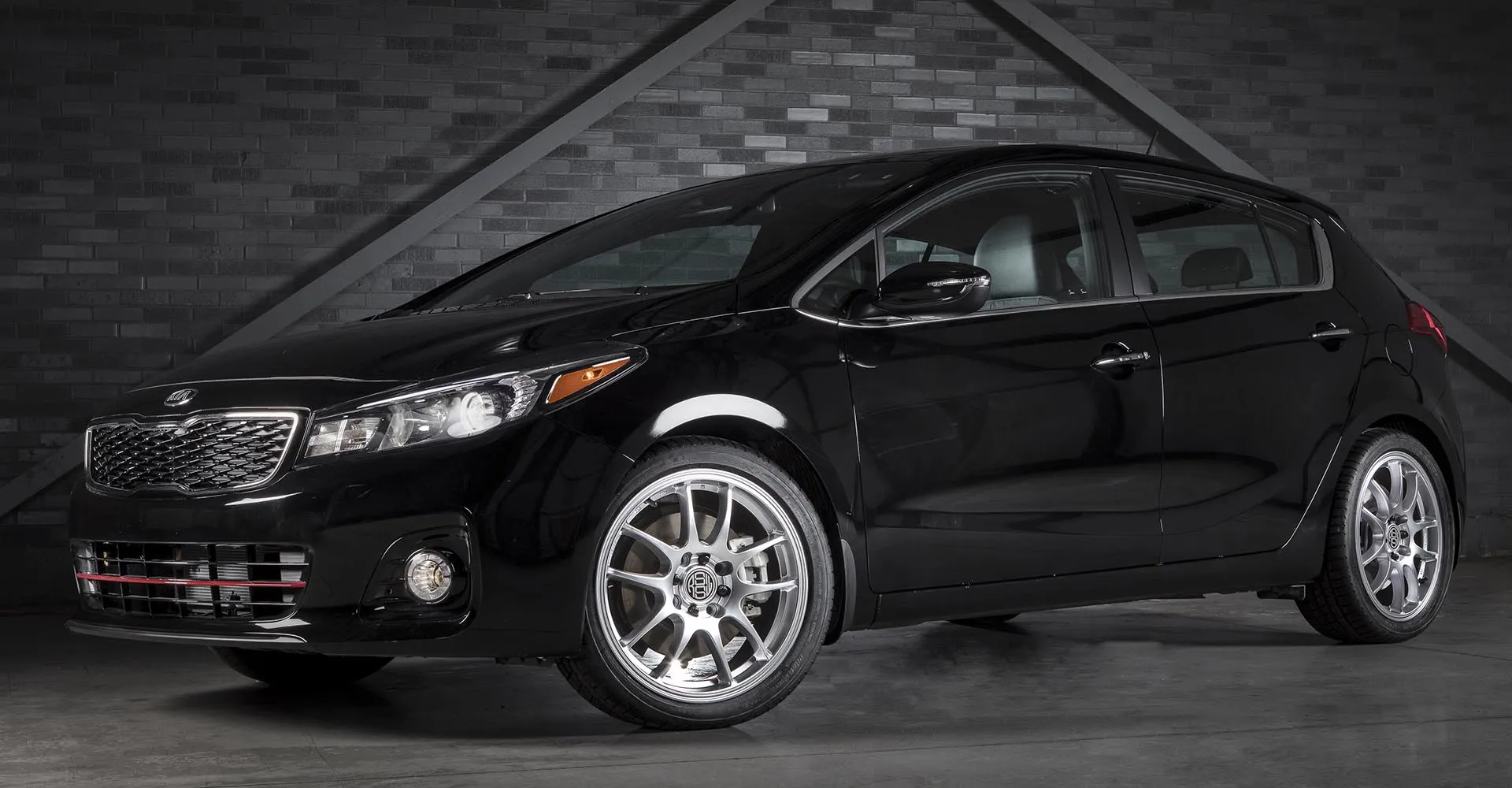 VELOCITY - MULTI 16X6.5 4-100/114.3;40/73